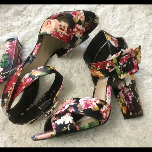 NIB FLORAL Vegan Leather Cross Buckle Heels - Picture 2 of 7